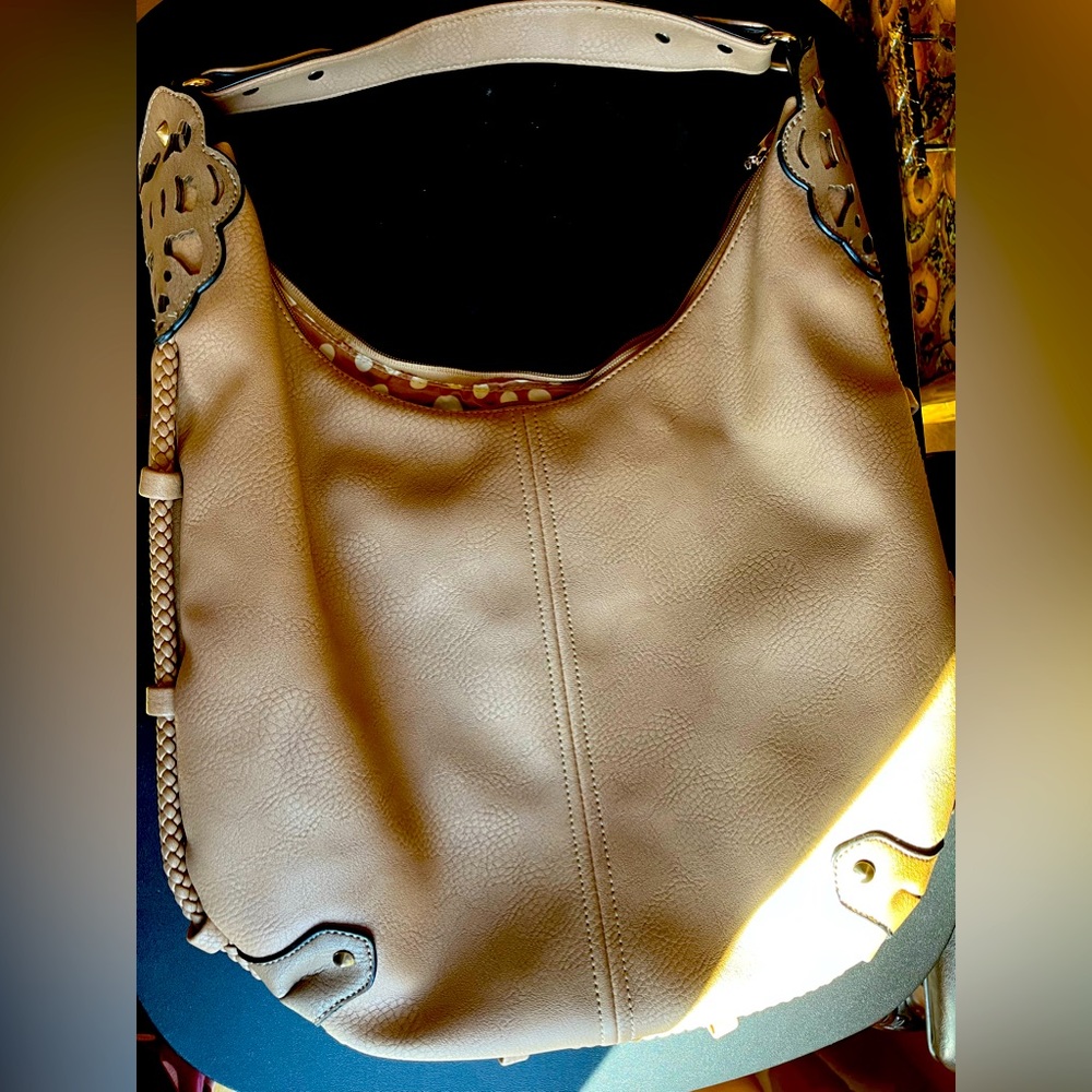 Nwot shoulder bag.17x17 tan PU leather gold accents, braided trim, 4 pockets 1 …